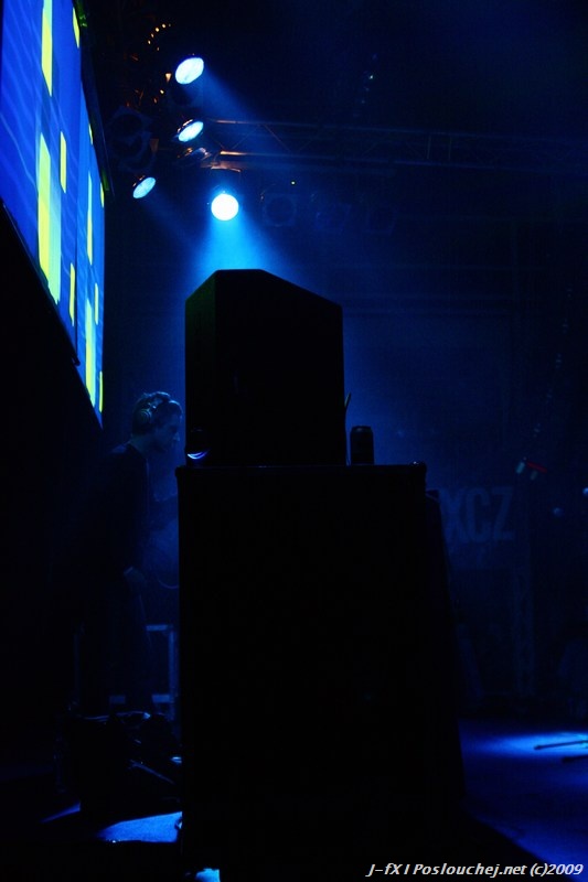 TAKE CONTROL (SHADOWBOX 10TH ANNIVERSARY) - Pátek 22. 5. 2009